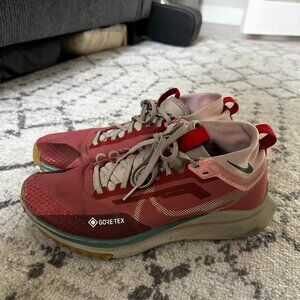 Nike GoreTex Trail Running Shoes